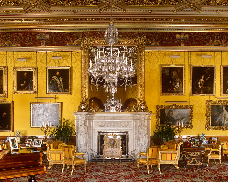 The saloon full of masterpieces